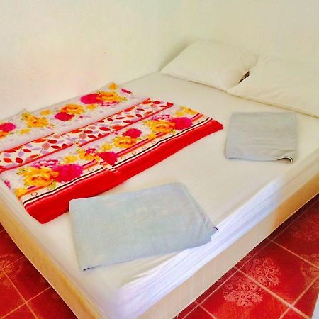 Bung House Hotell Phi Phi-öarna Exteriör bild