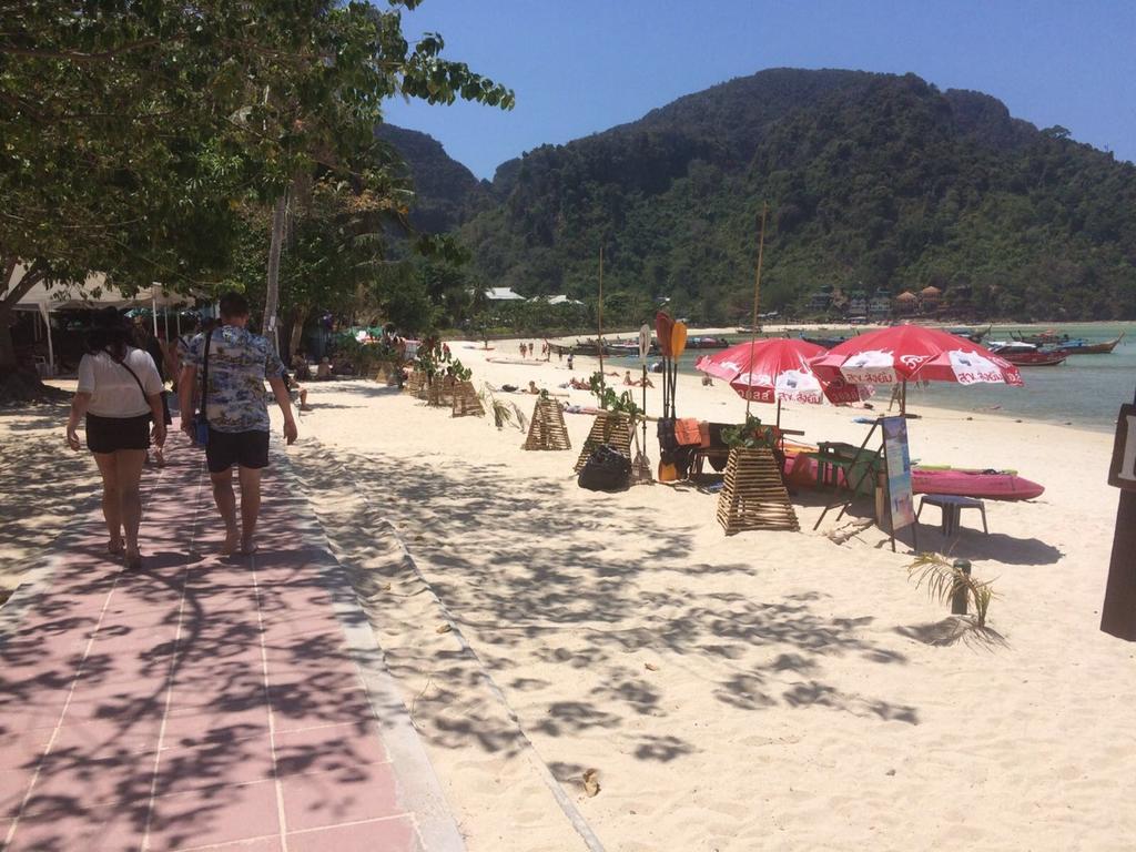 Bung House Hotell Phi Phi-öarna Exteriör bild