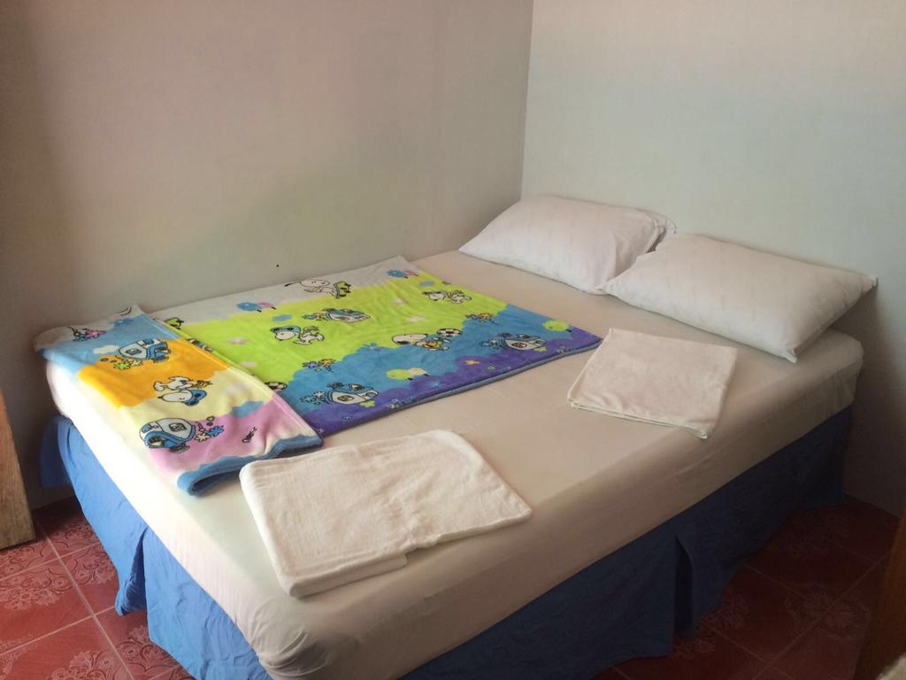 Bung House Hotell Phi Phi-öarna Exteriör bild